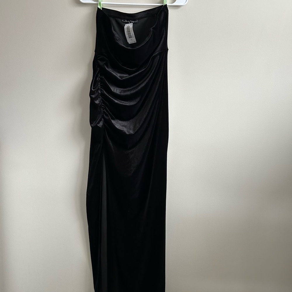 Lovely Day Black Strapless Velvet Maxi